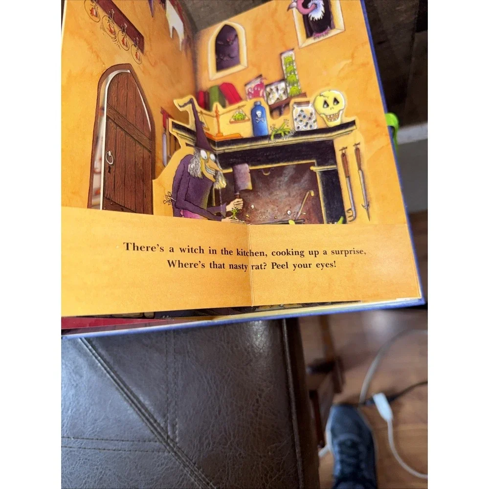 Ghostorama 3-D Diorama Pop-Up Haunted Halloween Castle Book Game Vintage 1998